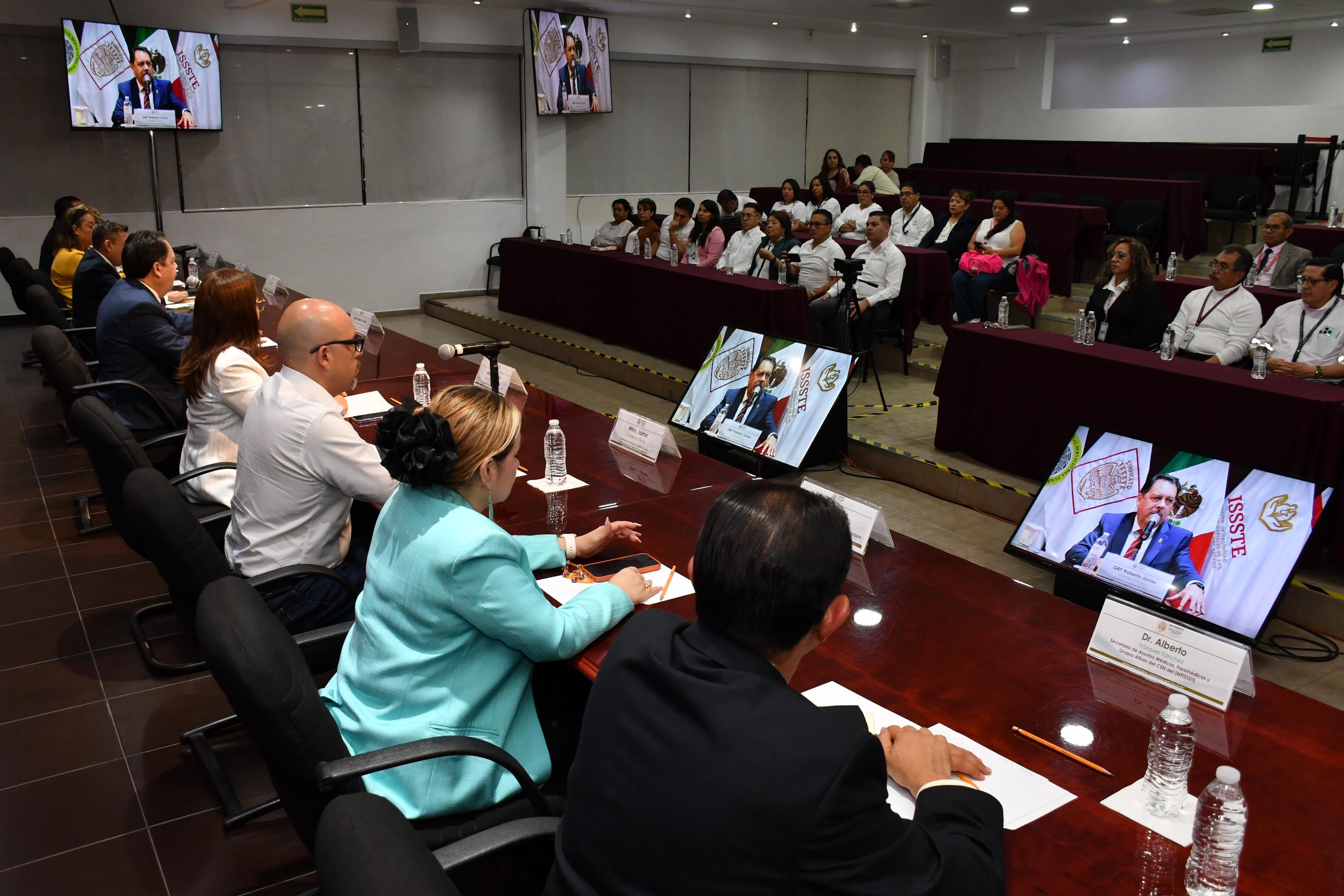  Salutación de la Sección V, Centro Médico Nacional "20 de Noviembre"